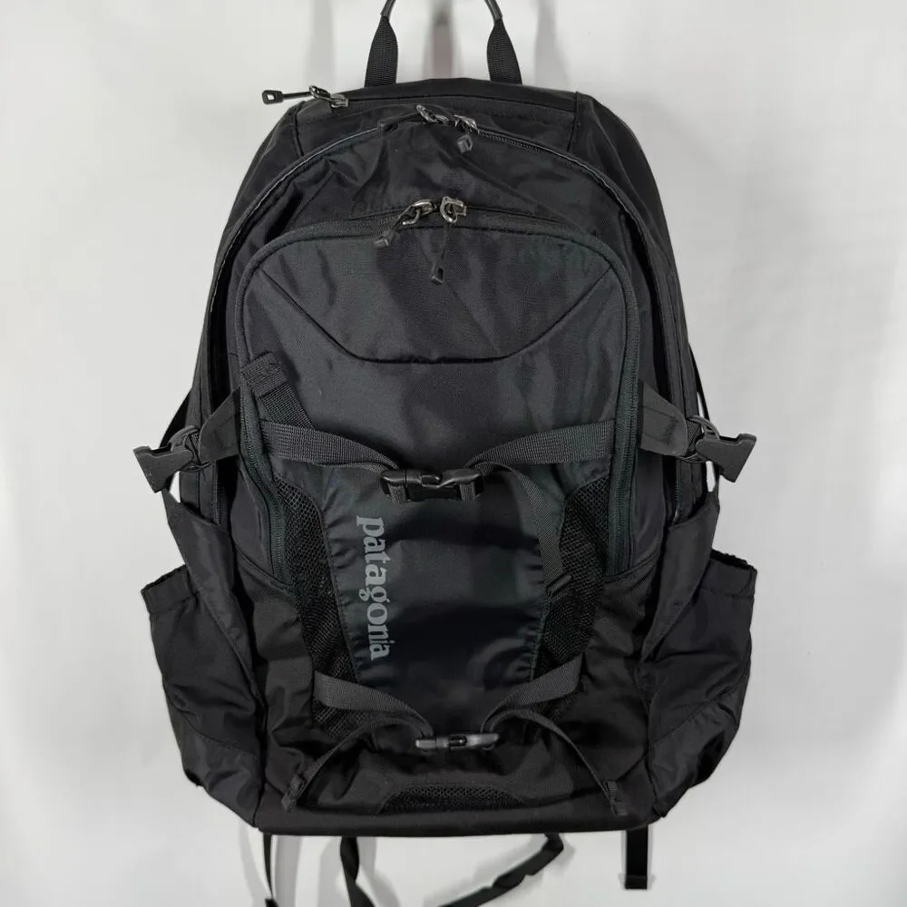 Patagonia black backpack atacama 28L 17x11x7” - Picture 1 of 9
